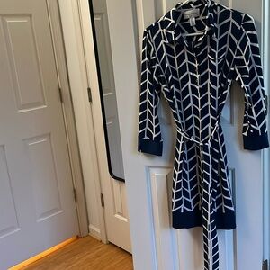 Long sleeve dress, 8P. Great for work or cocktail party!